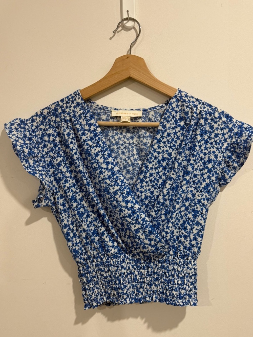 Monteau Los Angeles Blue Floral Smocked Blouse Size S - Picture 6 of 6